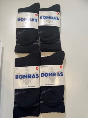 Bombas NWT Unisex Black Crew socks 4 pair